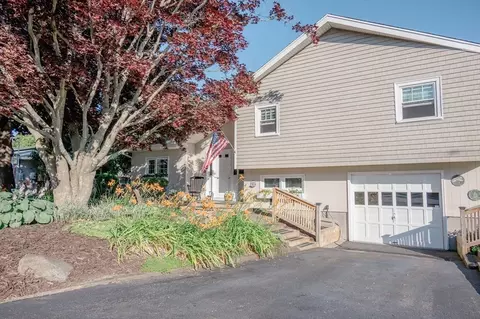 21 Prince St, Fairhaven, MA 02719 photo 2