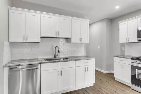 105 E Alvord St, Springfield, MA 01108