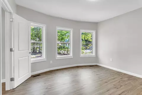 105 E Alvord St, Springfield, MA 01108 photo 5