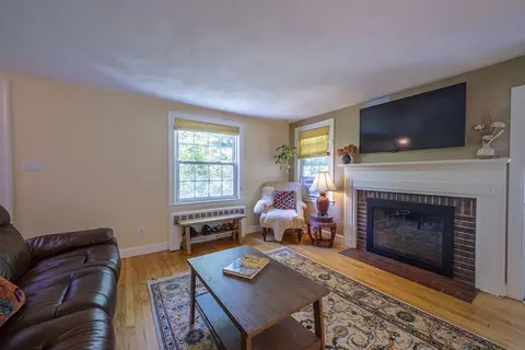Living - 80 Higgins Rd, Framingham, MA 01701 photo 1 of 1