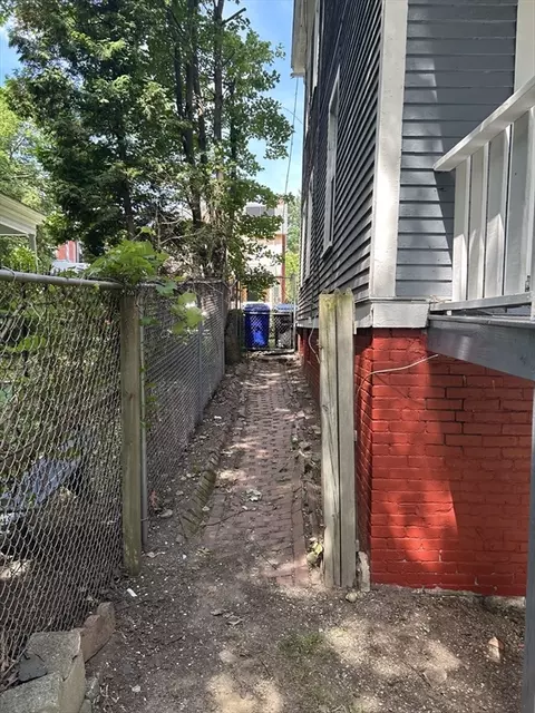 178 Bowdoin St, Springfield, MA 01109 photo 7