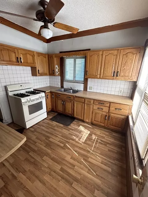 178 Bowdoin St, Springfield, MA 01109 photo 11