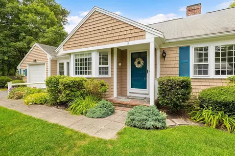 14 Fenway St, Yarmouth, MA 02664
