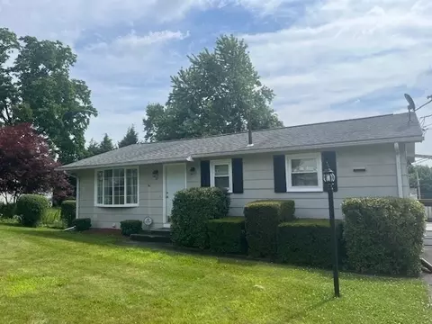 72 Elmore St, Holyoke, MA 01040