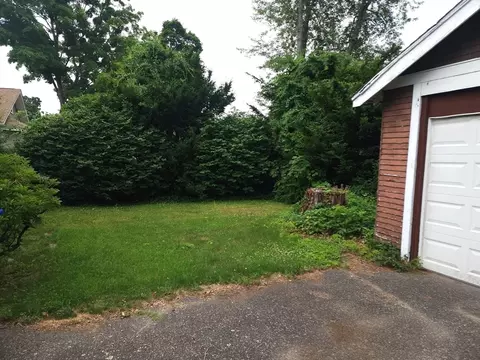 Exterior - 28 Schley St, Springfield, MA 01109 photo 6 of 6
