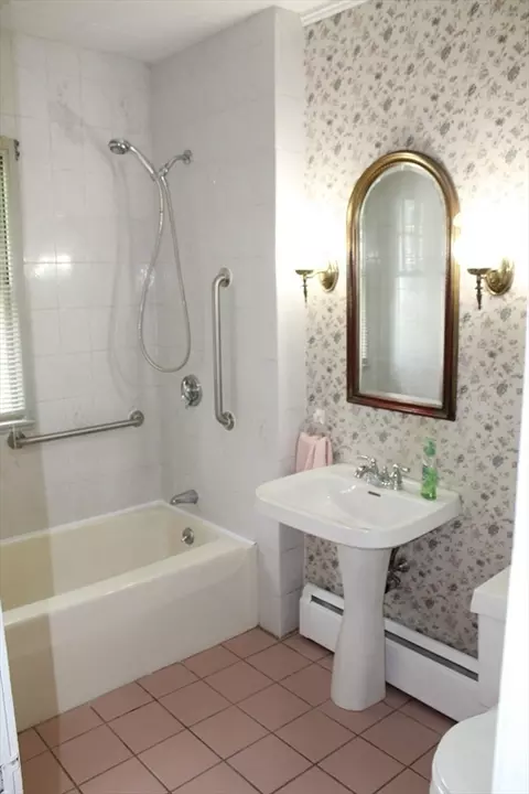 Bath - 28 Schley St, Springfield, MA 01109 photo 1 of 2