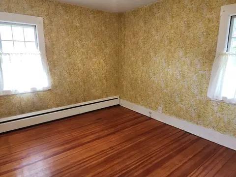 Bedroom - 28 Schley St, Springfield, MA 01109 photo 4 of 5