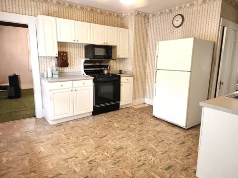 Kitchen - 28 Schley St, Springfield, MA 01109 photo 2 of 4