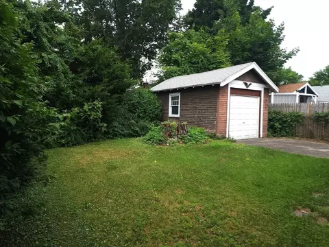 Exterior - 28 Schley St, Springfield, MA 01109 photo 5 of 6
