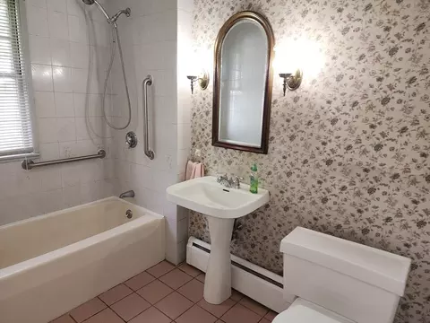 Bath - 28 Schley St, Springfield, MA 01109 photo 2 of 2