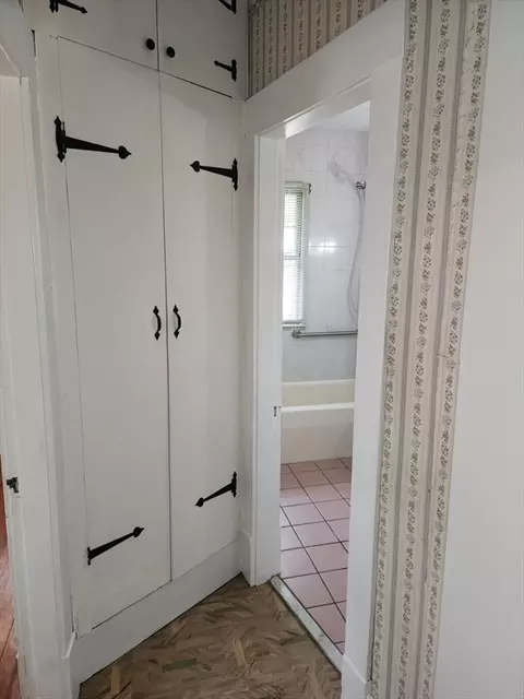 Entry Way - 28 Schley St, Springfield, MA 01109 photo 1 of 1