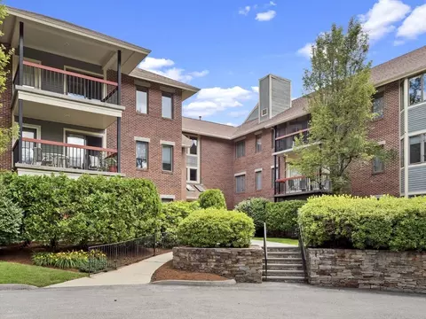 770 Salisbury St #558, Worcester, MA 01609