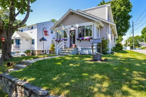 156 Roosevelt Rd, Weymouth, MA 02188