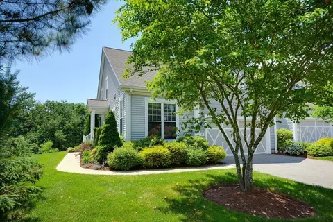 5 Morgan Dr #5, Natick, MA 01760