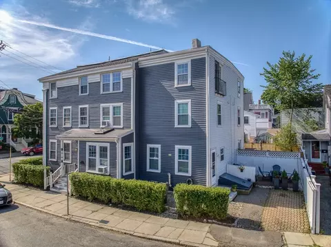 77 Pleasant St #6, Newburyport, MA 01950