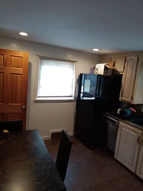 Kitchen - 156 Slater Ave, Springfield, MA 01119 photo 1 of 3