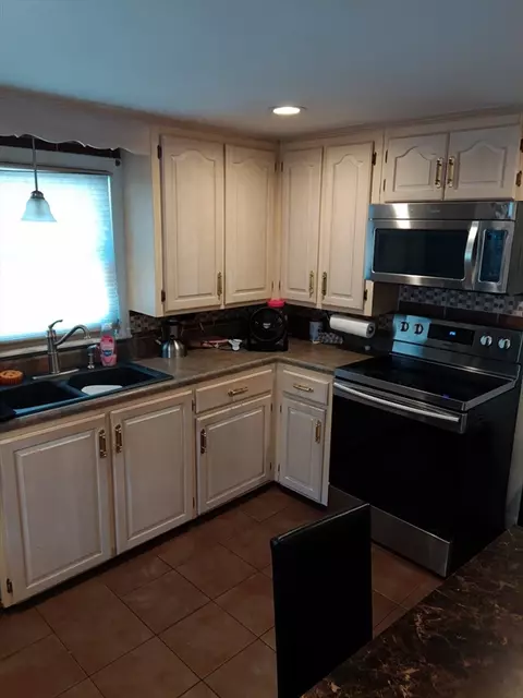 Kitchen - 156 Slater Ave, Springfield, MA 01119 photo 3 of 3