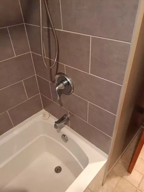 Bath - 156 Slater Ave, Springfield, MA 01119 photo 3 of 3