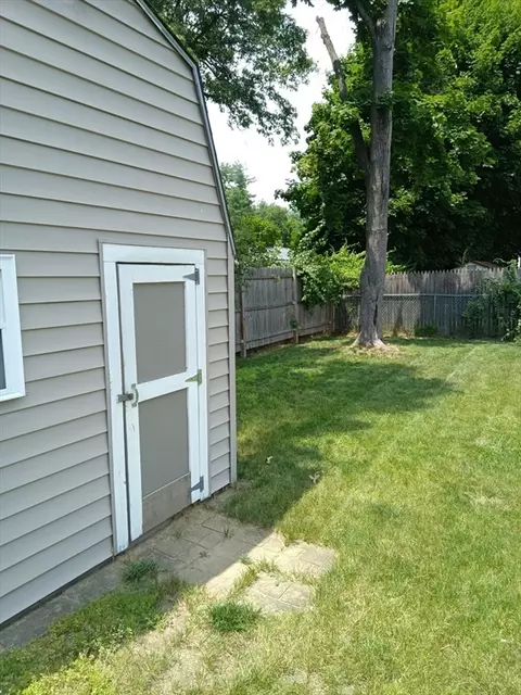 Exterior - 156 Slater Ave, Springfield, MA 01119 photo 4 of 7