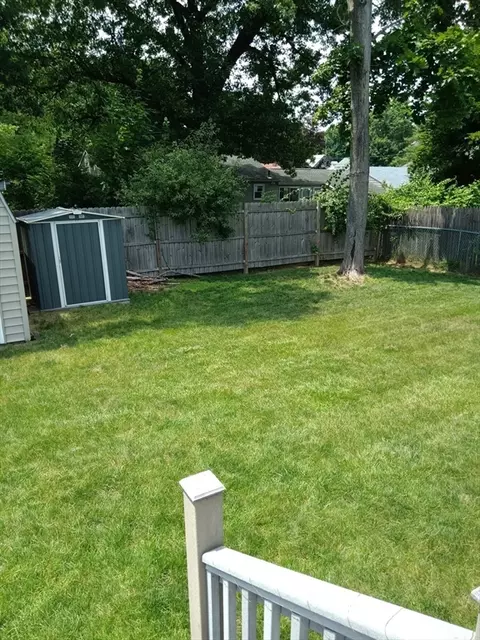 Exterior - 156 Slater Ave, Springfield, MA 01119 photo 5 of 7