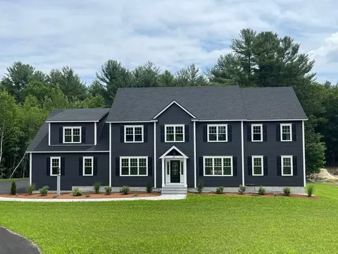 37 Paugus Trl, Groton, MA 01450