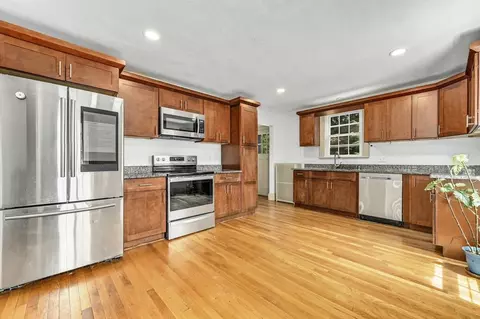 41 Flagg St, Worcester, MA 01602 photo 2