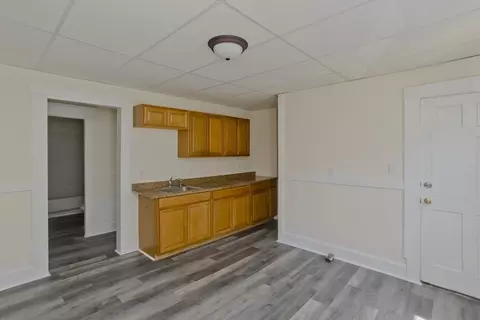21-23 Governor St, Springfield, MA 01104 photo 5