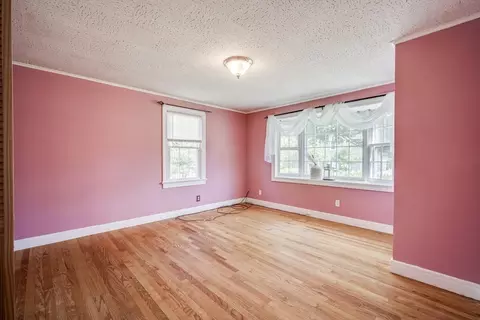 24 Thornton St, Springfield, MA 01104 photo 18