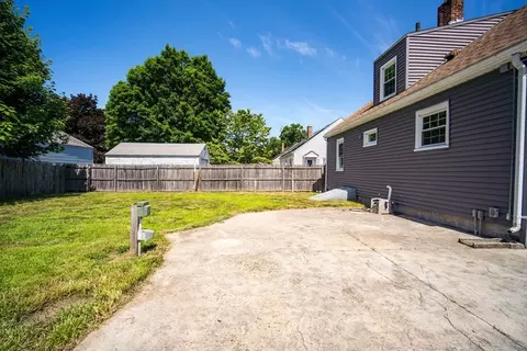 24 Thornton St, Springfield, MA 01104 photo 33