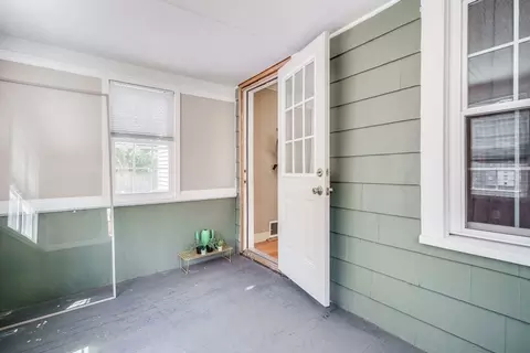 24 Thornton St, Springfield, MA 01104 photo 12