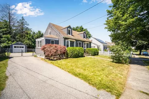 24 Thornton St, Springfield, MA 01104 photo 2
