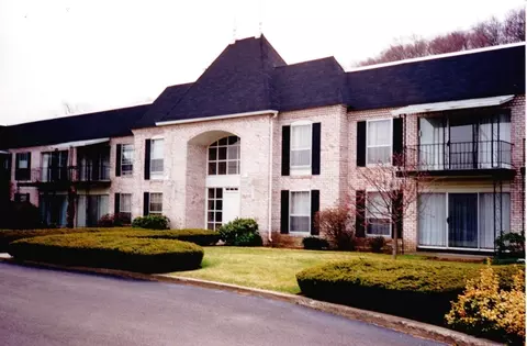 324 Russell Rd #214, Westfield, MA 01085
