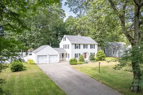 498 Converse St, Longmeadow, MA 01106