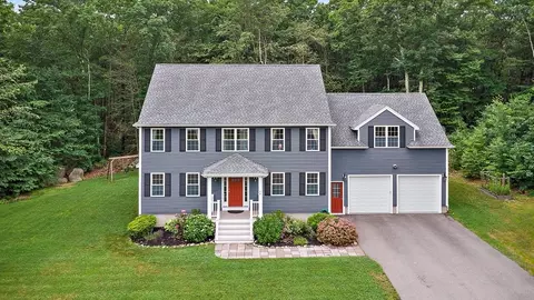 53 Wampum St, Weymouth, MA 02190