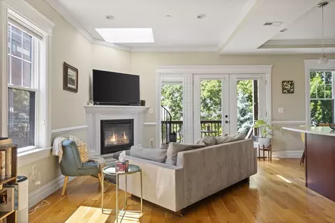 Living - 737 E 7th St, Boston, MA 02127 photo 2 of 5