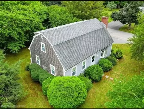 12 Old Mattapoisett Nck, Mattapoisett, MA 02739
