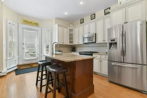 791 E 4th St, Boston, MA 02127 photo 2