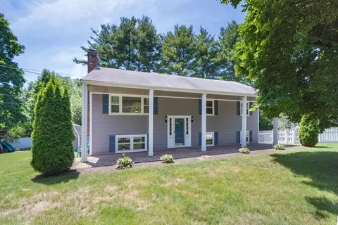 146 Harding St, Medfield, MA 02052