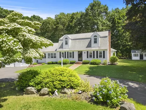 27 Stockbridge Rd, Hanover, MA 02339