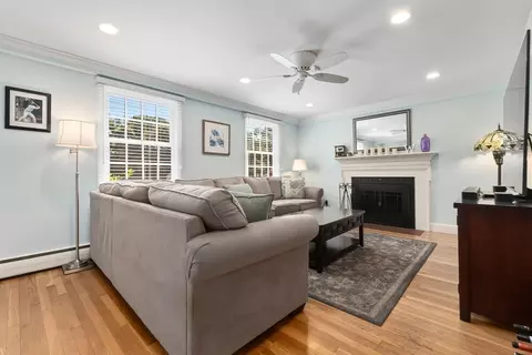 41 Ledgewood Dr, Danvers, MA 01923 photo 4