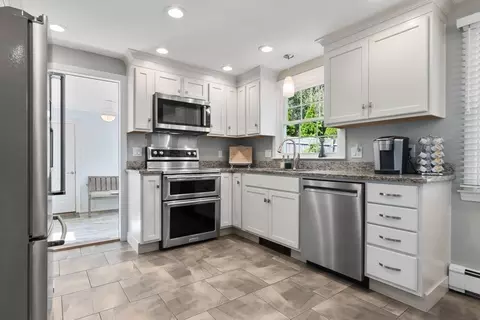 41 Ledgewood Dr, Danvers, MA 01923 photo 11
