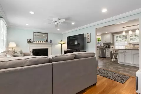 41 Ledgewood Dr, Danvers, MA 01923 photo 6