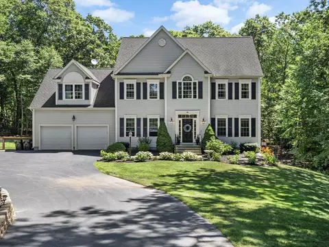 796 Samuel Dr, Northbridge, MA 01588