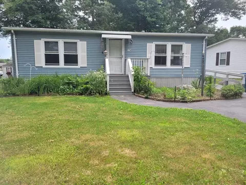 50 Highland St #104, Taunton, MA 02780