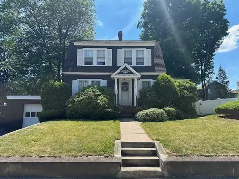 9 Wolfenden St, Attleboro, MA 02703
