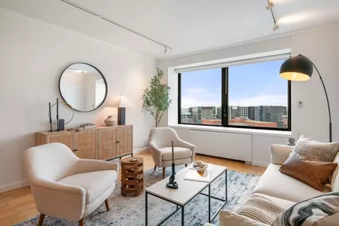 85 E India Row #27D, Boston, MA 02110