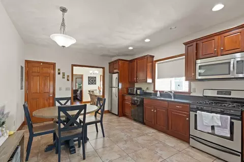 Entry Way - 20 Peirce Ave, Everett, MA 02149 photo 5 of 6