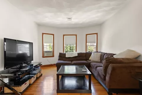 Living - 20 Peirce Ave, Everett, MA 02149 photo 5 of 5