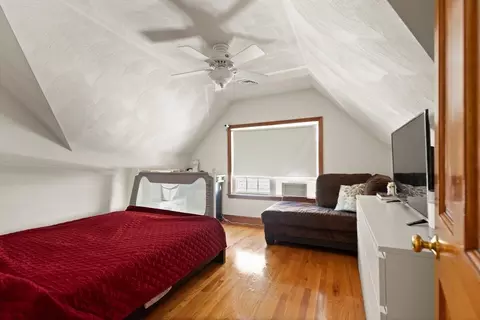 Bedroom - 20 Peirce Ave, Everett, MA 02149 photo 5 of 6