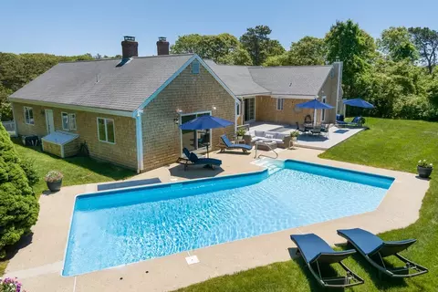 173 Lakeview Ave, Chatham, MA 02633